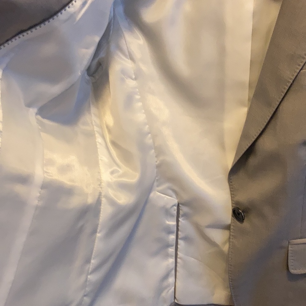 Size 8 must see wool silk blend blazer! Cute - Picture 4 of 9